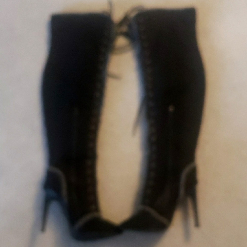 Elegant Black Knee-High Women's Boots